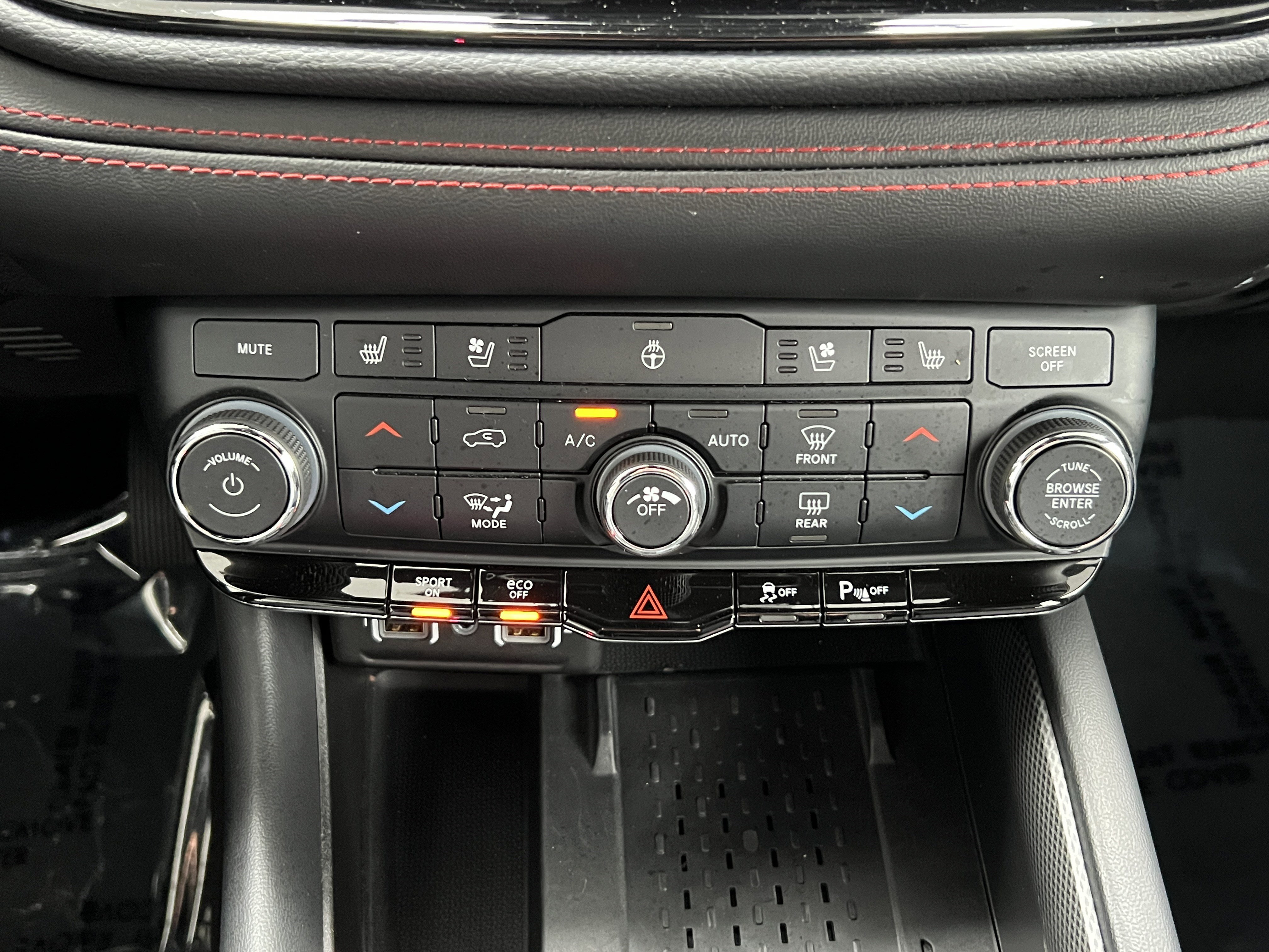 Used 2025 Dodge Durango R/T image 33