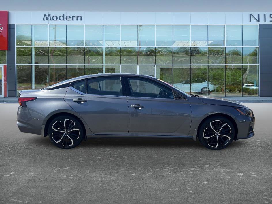 Certified 2023 Nissan Altima 2.5 SR w/ SR Premium Package image 4