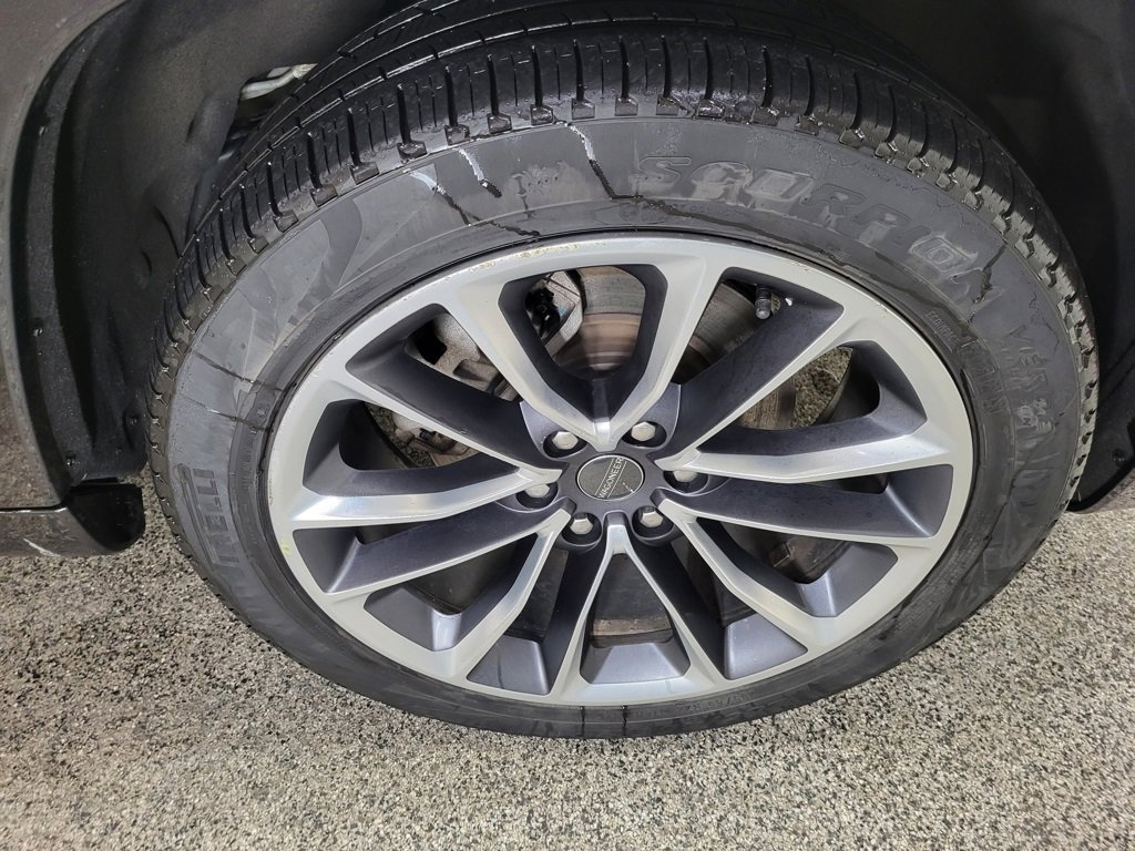 Used 2024 Jeep Wagoneer L Series III w/ Premium Group I image 32