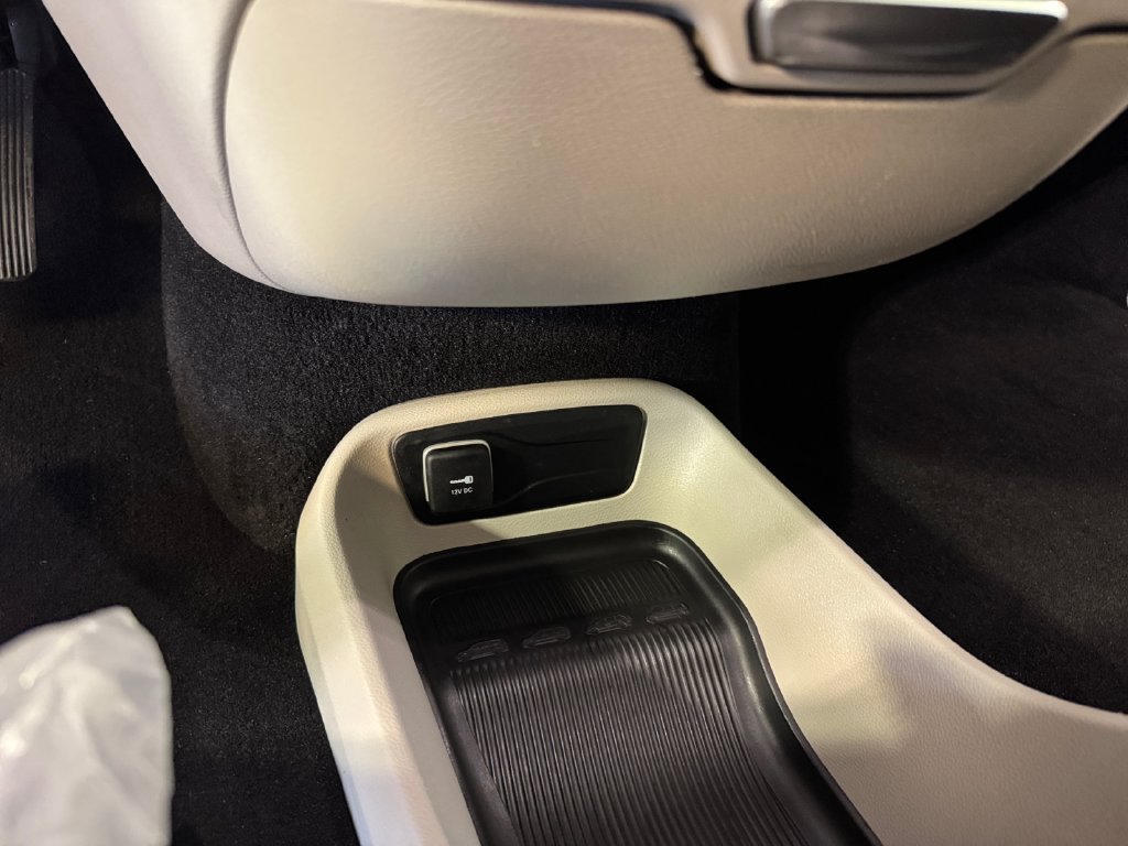 Used 2018 Chrysler Pacifica LX FWD image 30