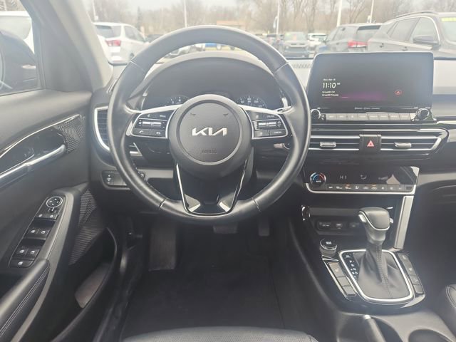 Used 2023 Kia Seltos EX image 13