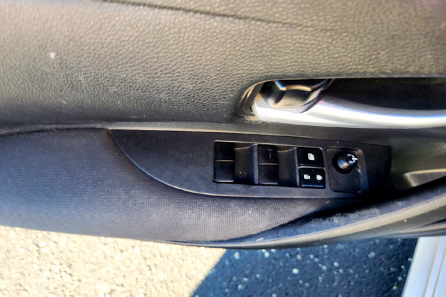 Used 2021 Toyota Corolla LE FWD image 8