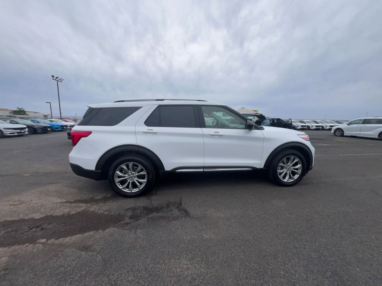 Used 2023 Ford Explorer Limited image 16