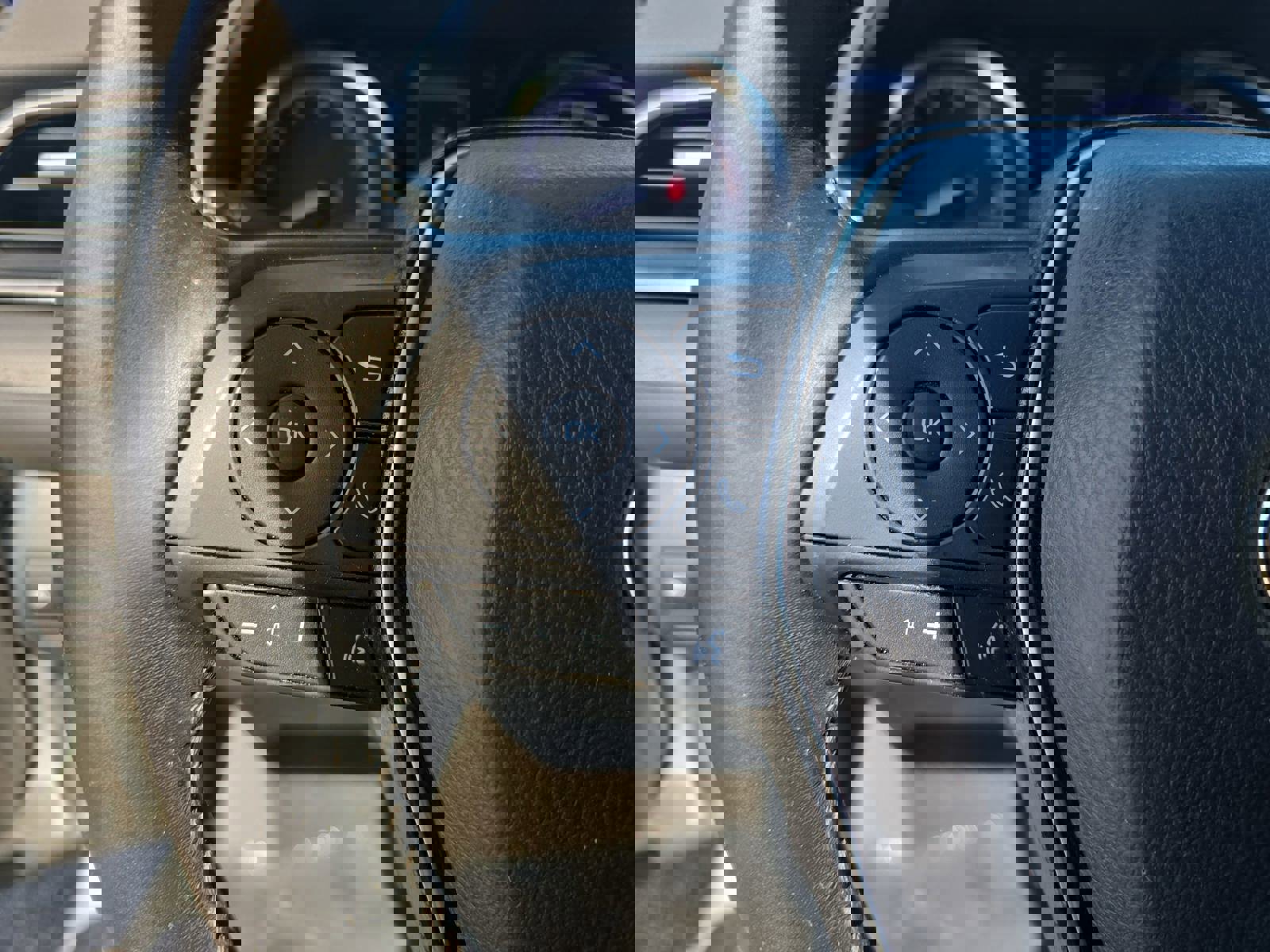 Used 2020 Toyota Camry SE FWD image 19