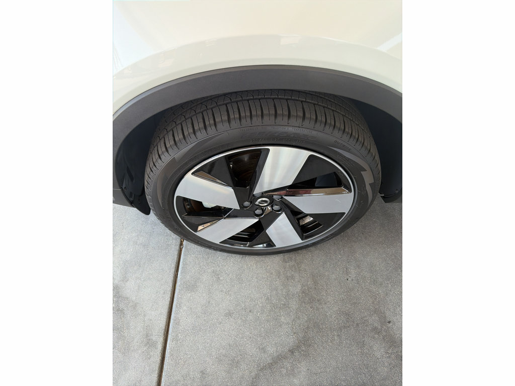 Used 2023 Volvo XC40 Recharge Ultimate AWD/4WD image 17