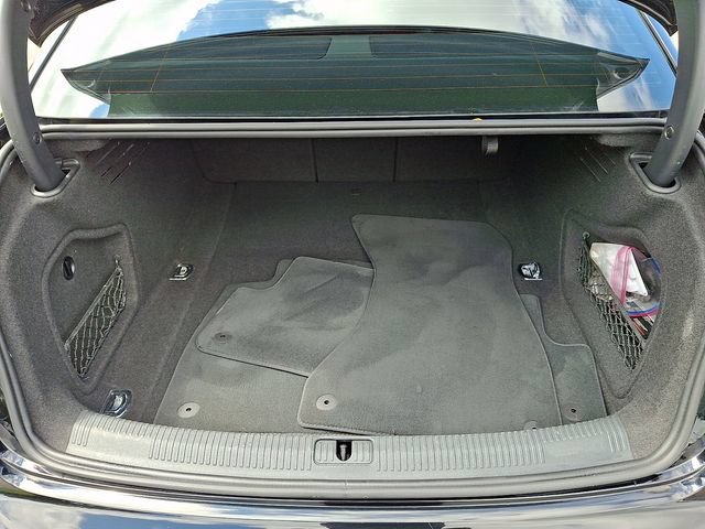 Used 2018 Audi A4 2.0T Ultra Premium w/ Convenience Package FWD image 30