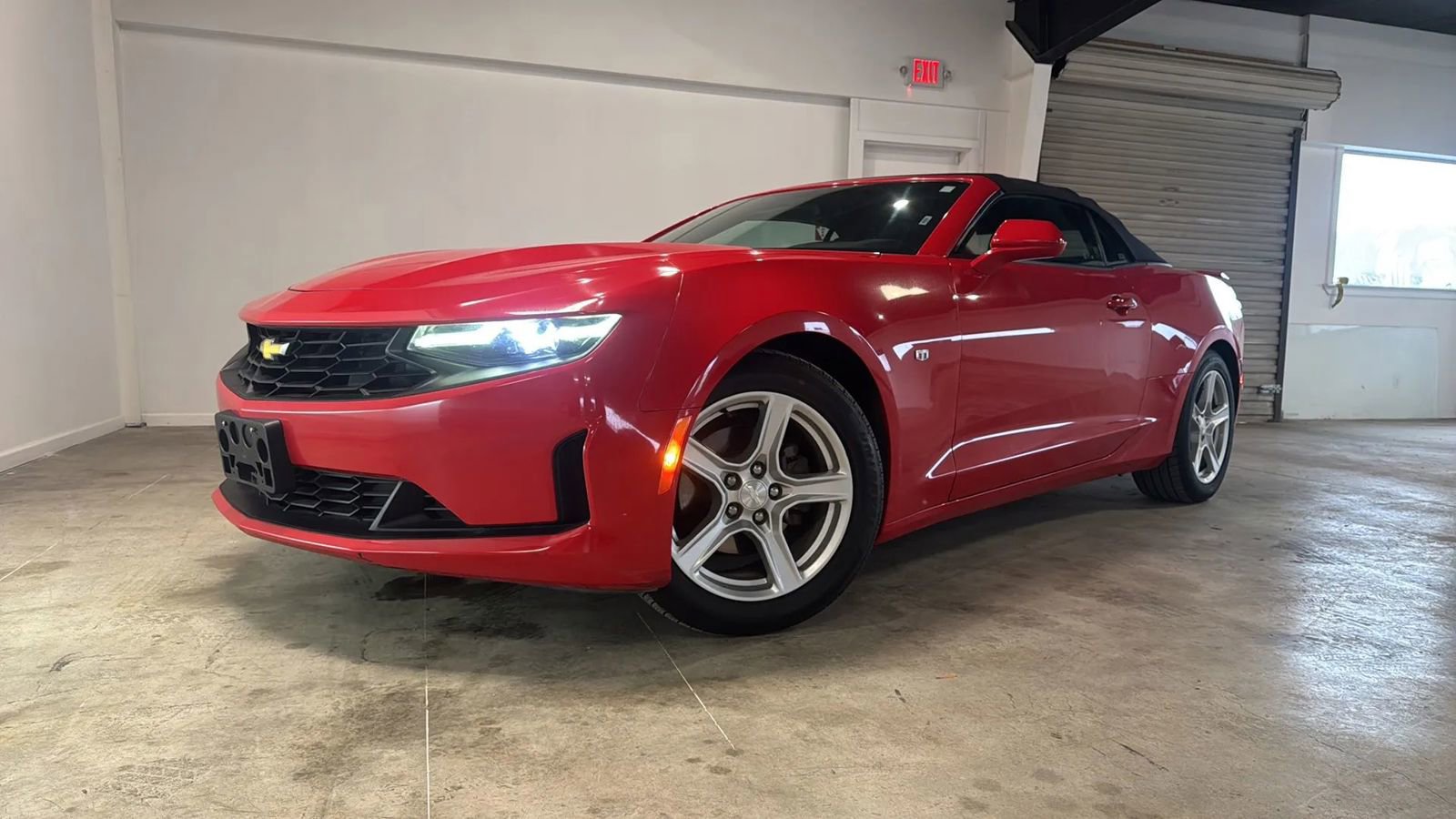 Used 2020 Chevrolet Camaro LT image 1