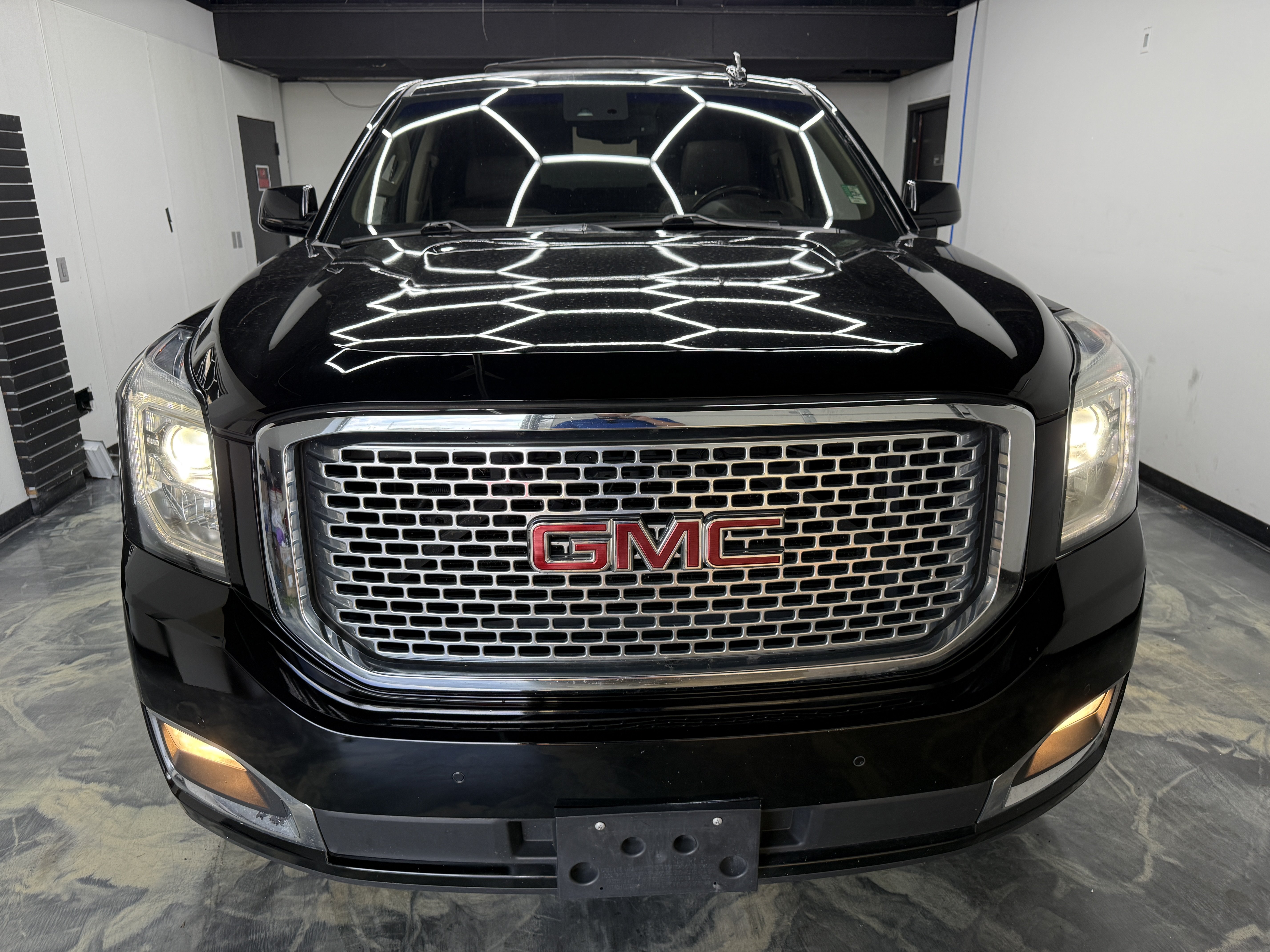 Used 2015 GMC Yukon Denali w/ Open Road Package AWD/4WD image 7