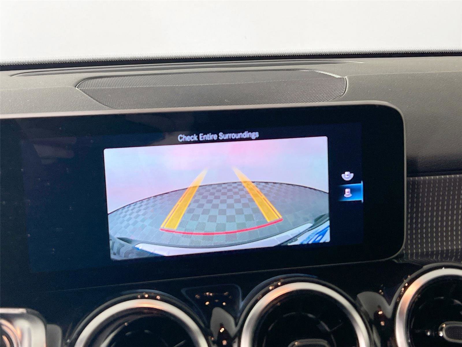 Used 2021 Mercedes-Benz GLB 250 GLB 250 image 13