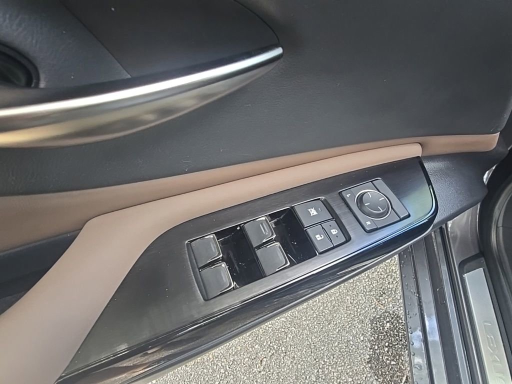 Used 2023 Lexus ES 350 w/ Accessory Package (Z2) FWD image 14