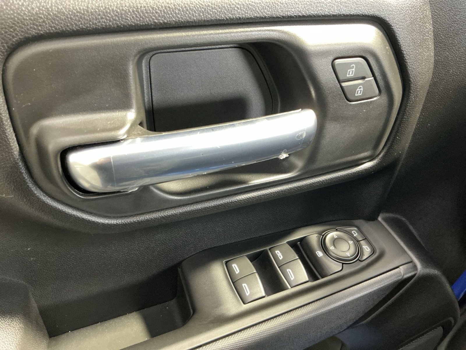 Used 2025 Chevrolet Silverado 1500 Custom image 23