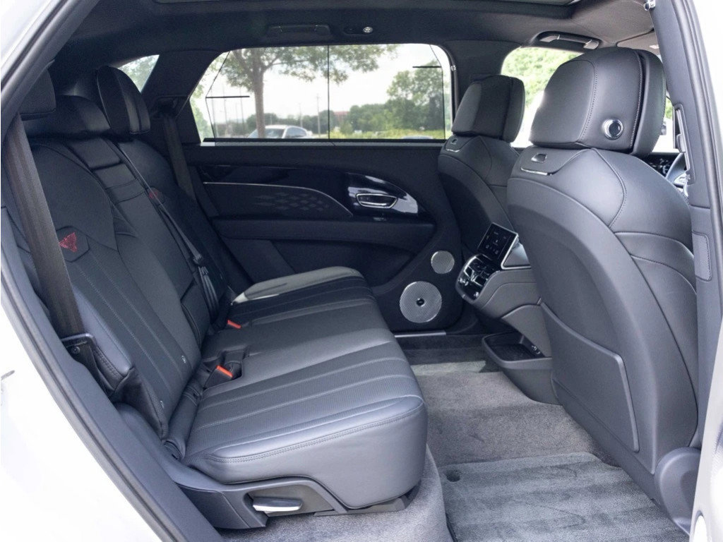 Certified 2024 Bentley Bentayga Extended Wheelbase image 52