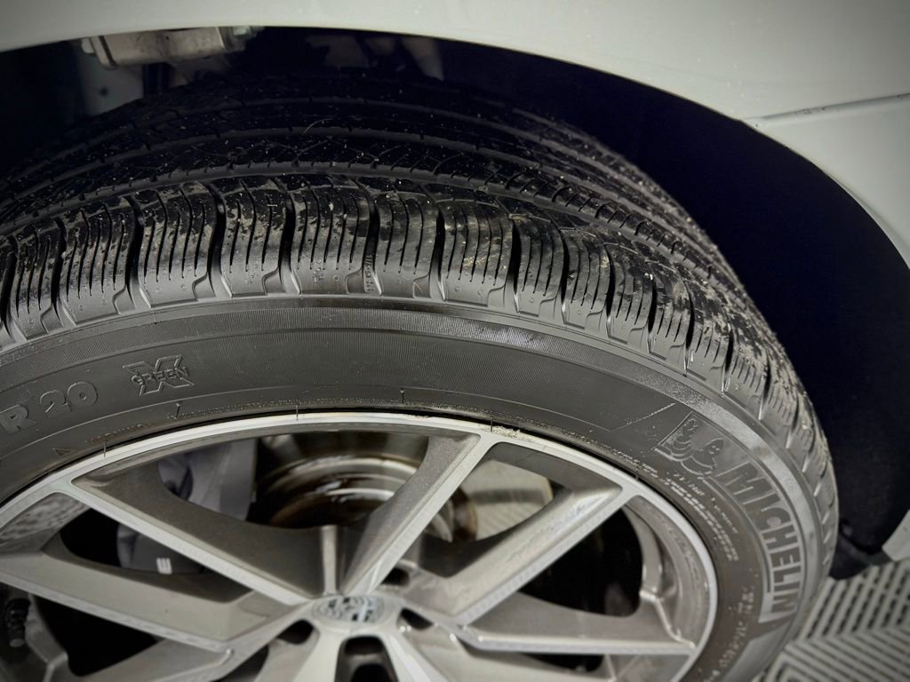 Certified 2024 Porsche Macan AWD/4WD image 20