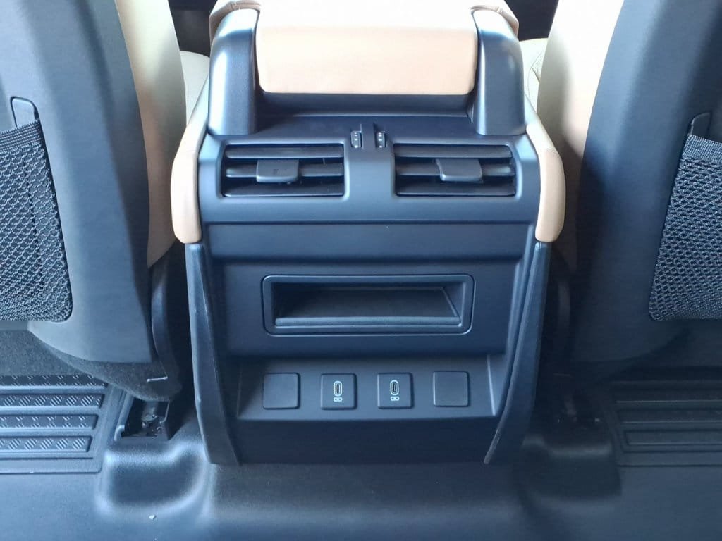 New 2026 Land Rover Defender 110 X-Dynamic SE AWD/4WD image 24