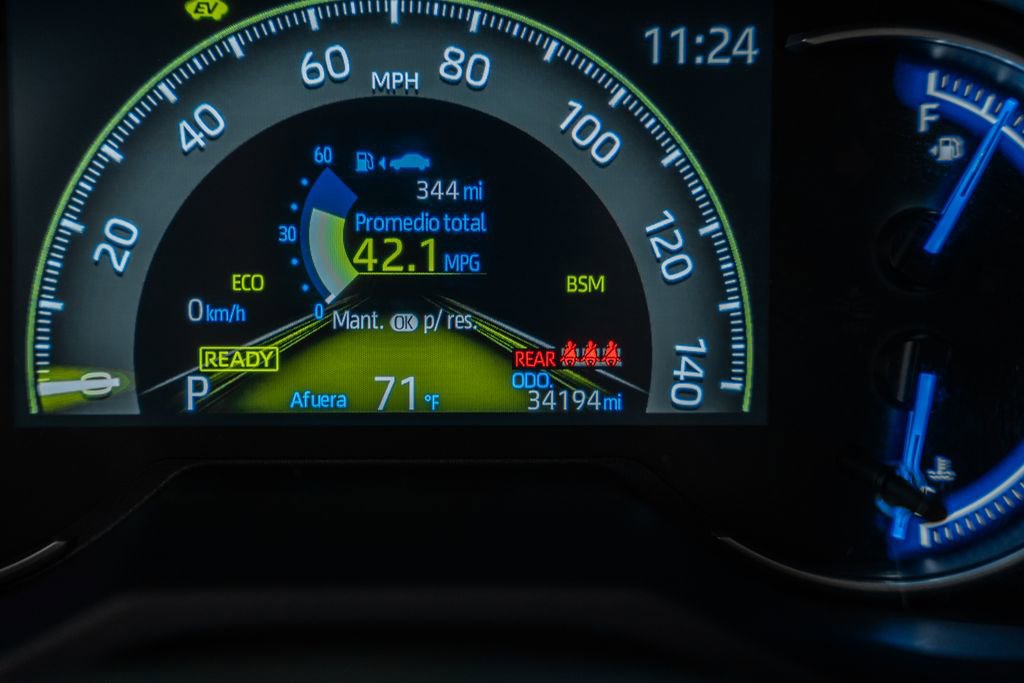 Used 2025 Toyota RAV4 XLE AWD/4WD image 42
