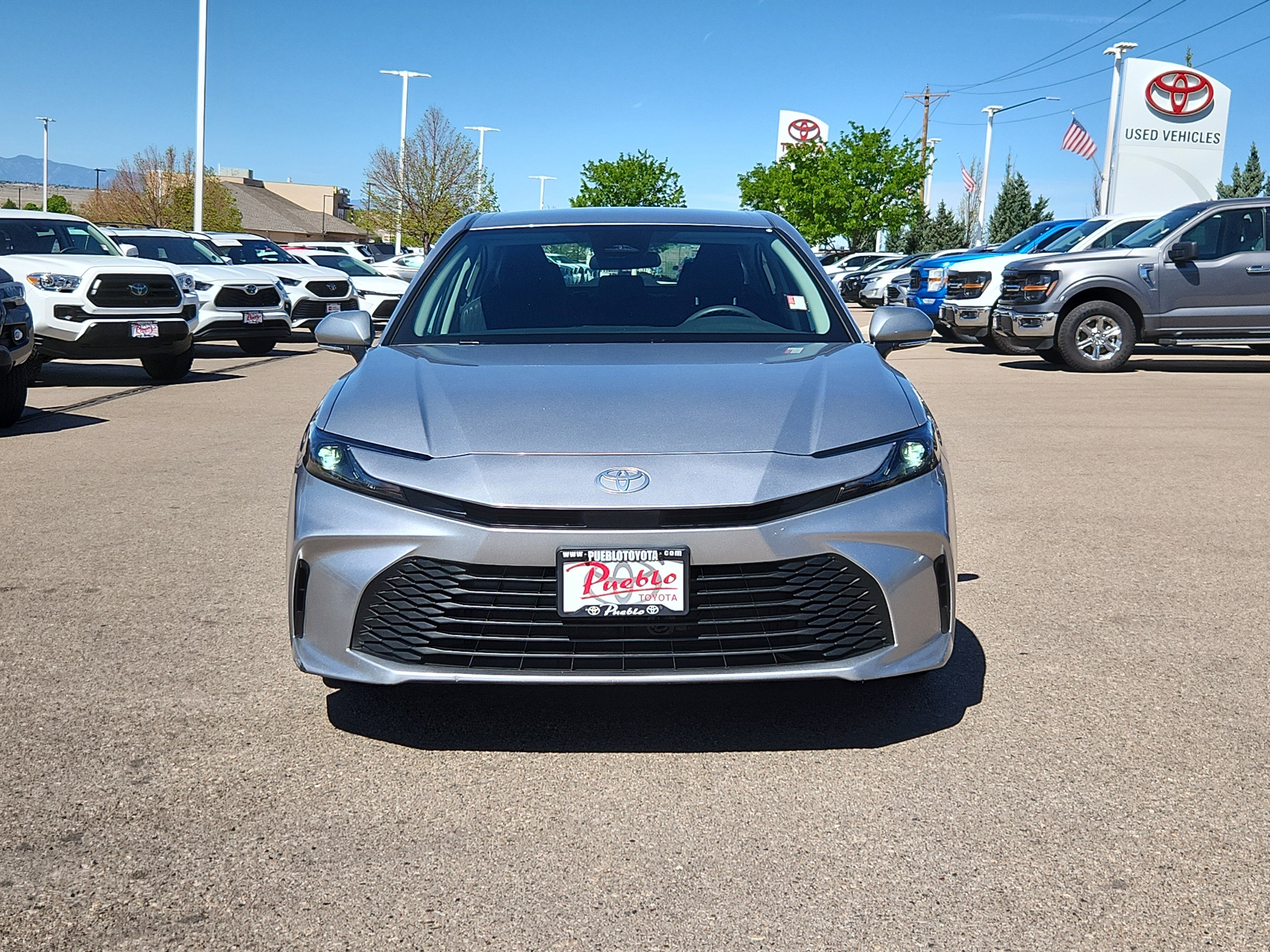 Used 2025 Toyota Camry LE image 5