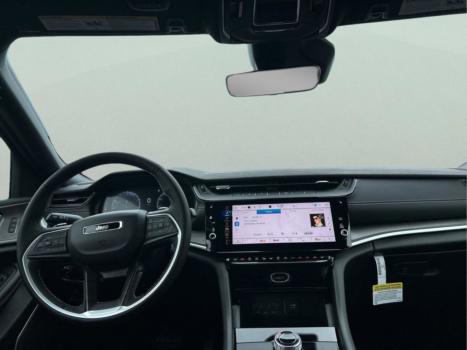 Used 2026 Jeep Grand Cherokee Limited image 9