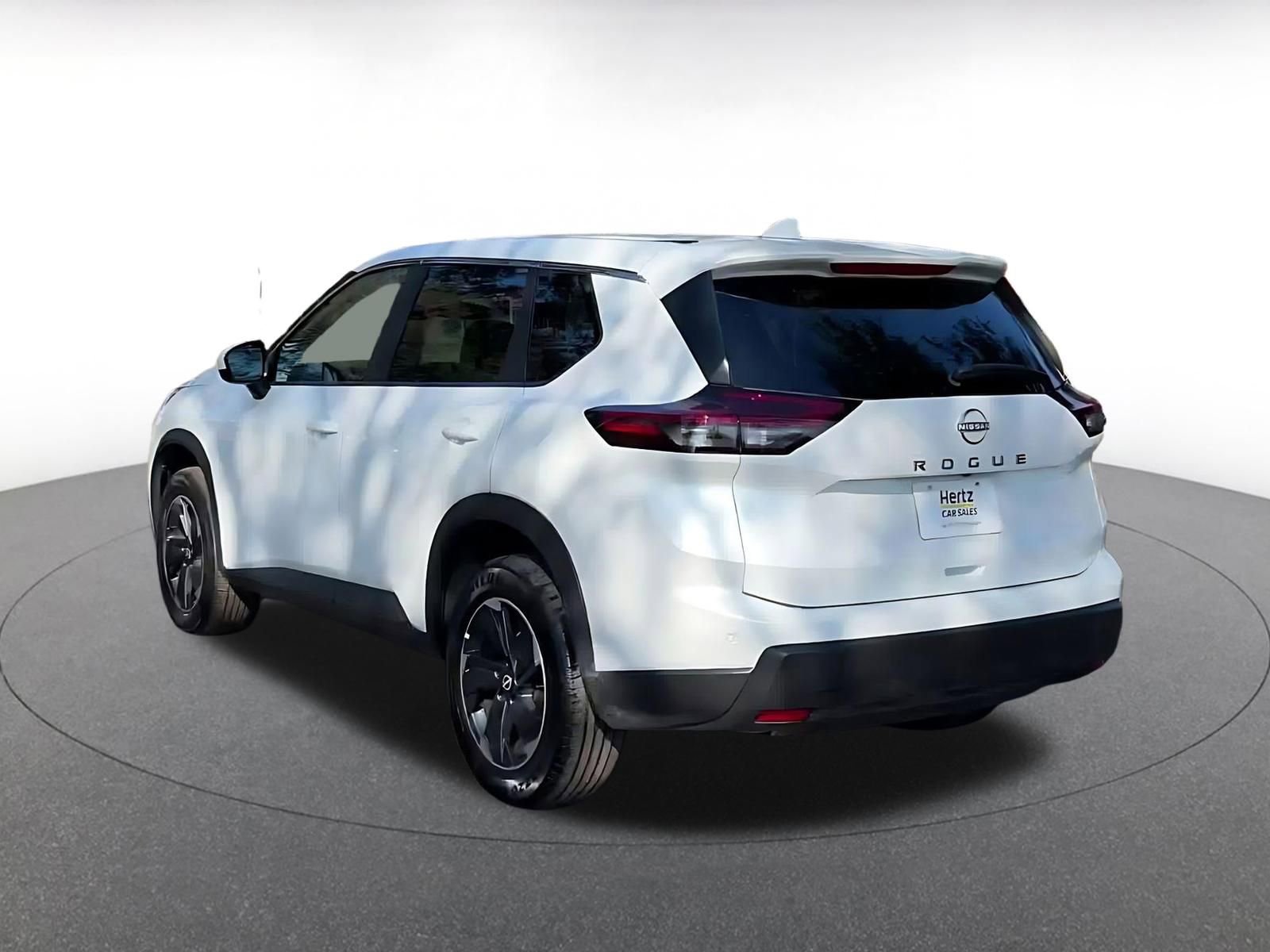 Used 2025 Nissan Rogue SV FWD image 11