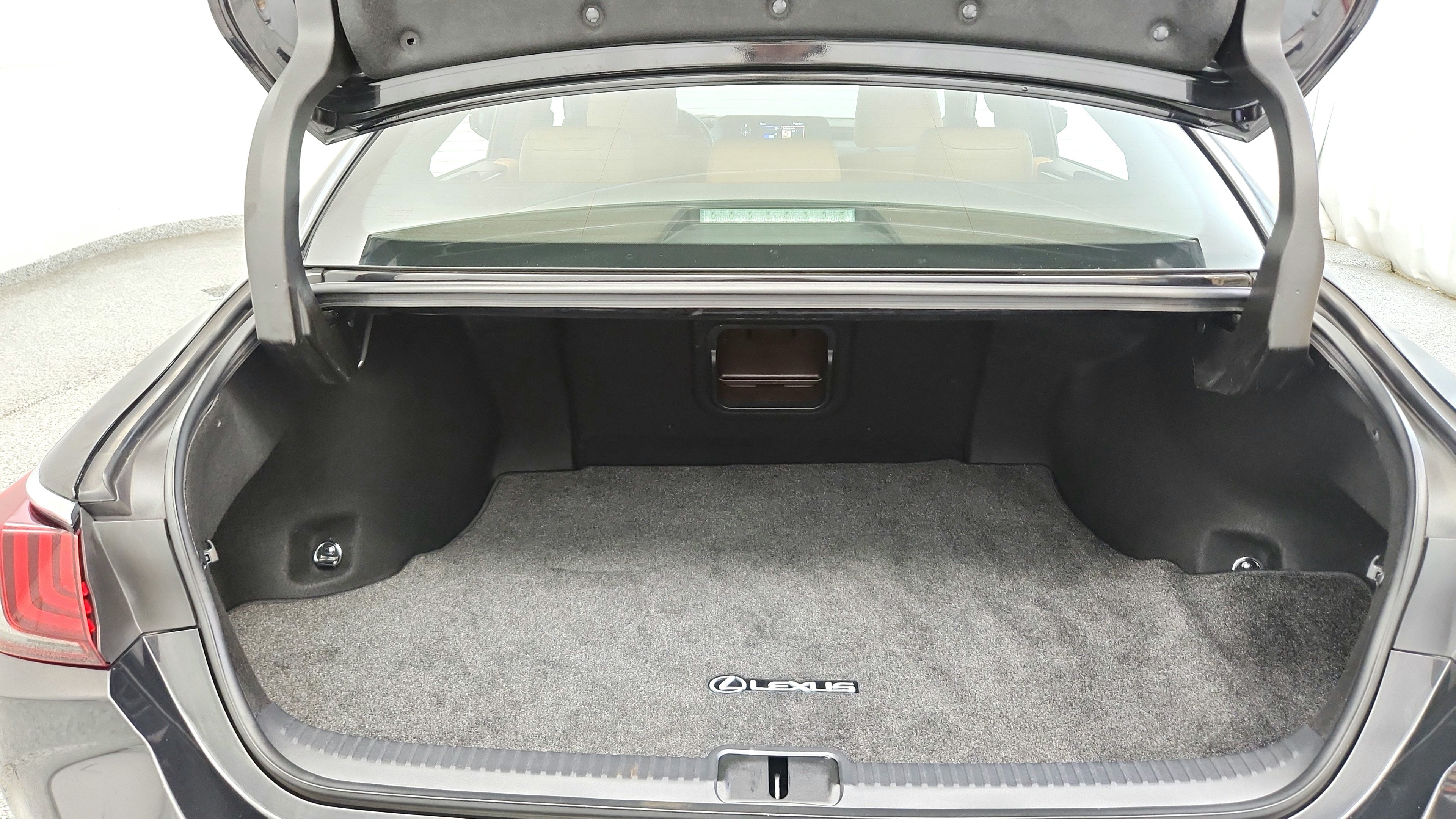 Used 2020 Lexus ES 300h w/ Premium Package FWD image 26
