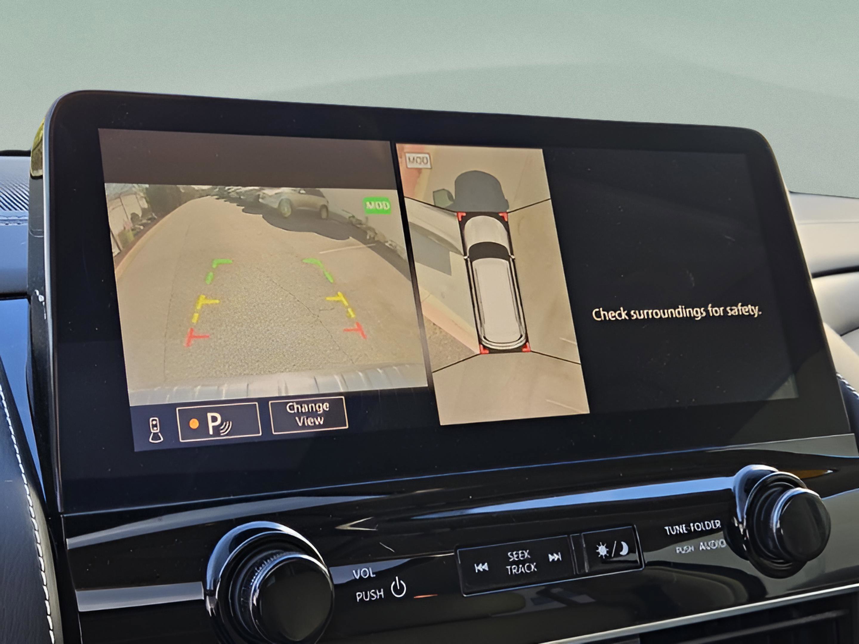 Used 2023 INFINITI QX80 Premium Select w/ All-Season Package image 24