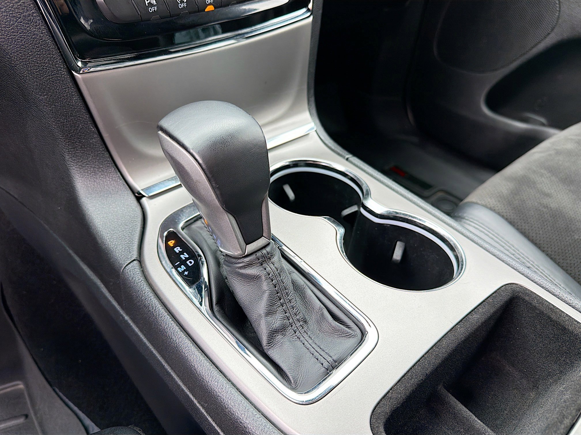 Used 2019 Jeep Grand Cherokee Altitude image 11