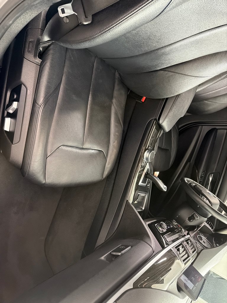 Used 2018 BMW 320i xDrive Sedan AWD/4WD image 24