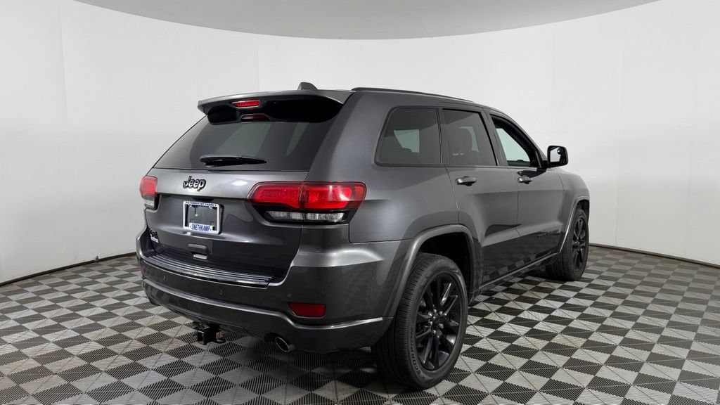 Used 2018 Jeep Grand Cherokee Altitude AWD/4WD image 8