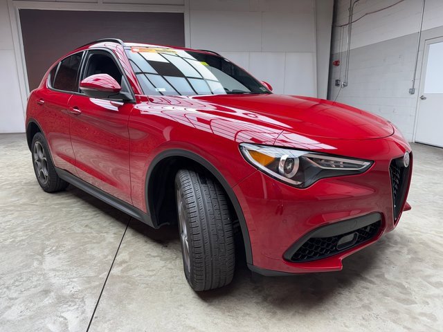 Used 2022 Alfa Romeo Stelvio Sprint image 8