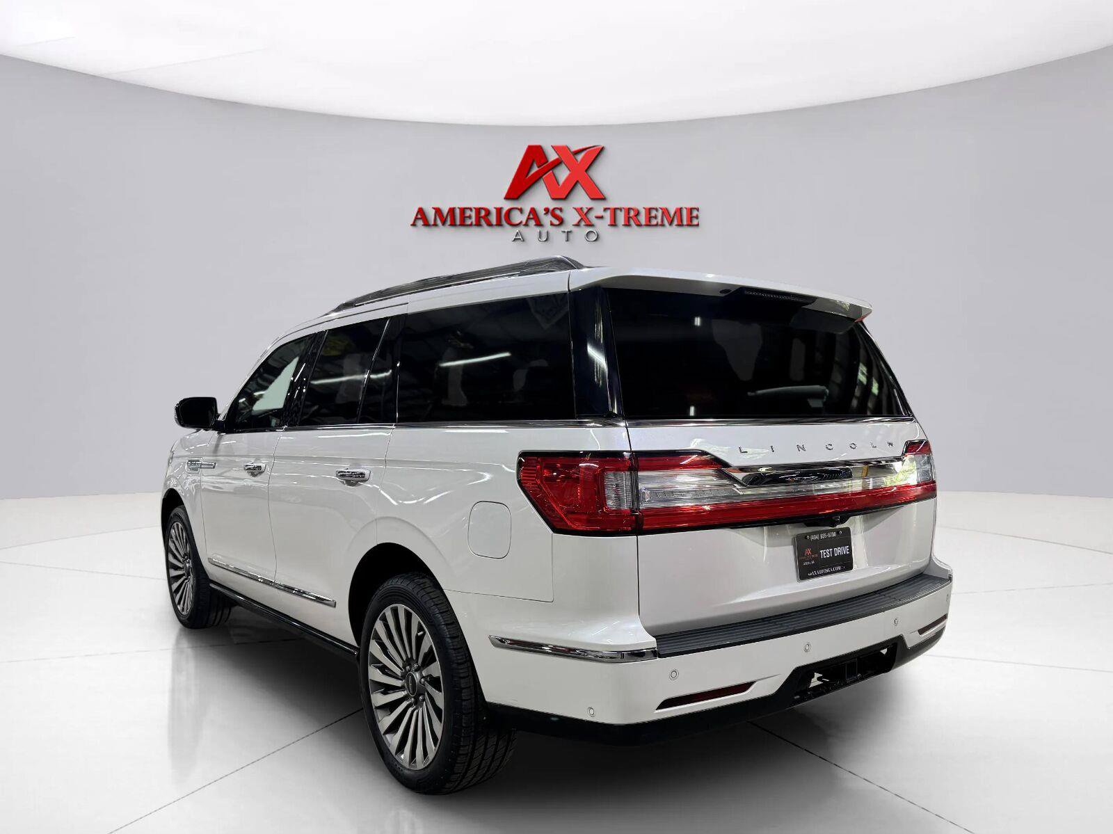 Used 2018 Lincoln Navigator Reserve w/ Technology Package AWD/4WD image 5