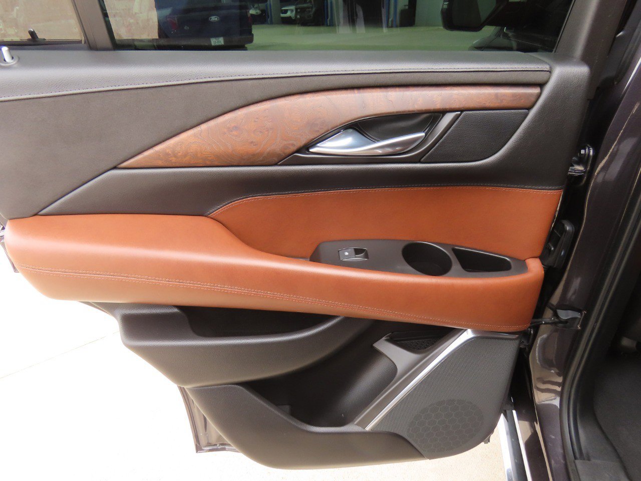 Used 2015 Cadillac Escalade Premium AWD/4WD image 19