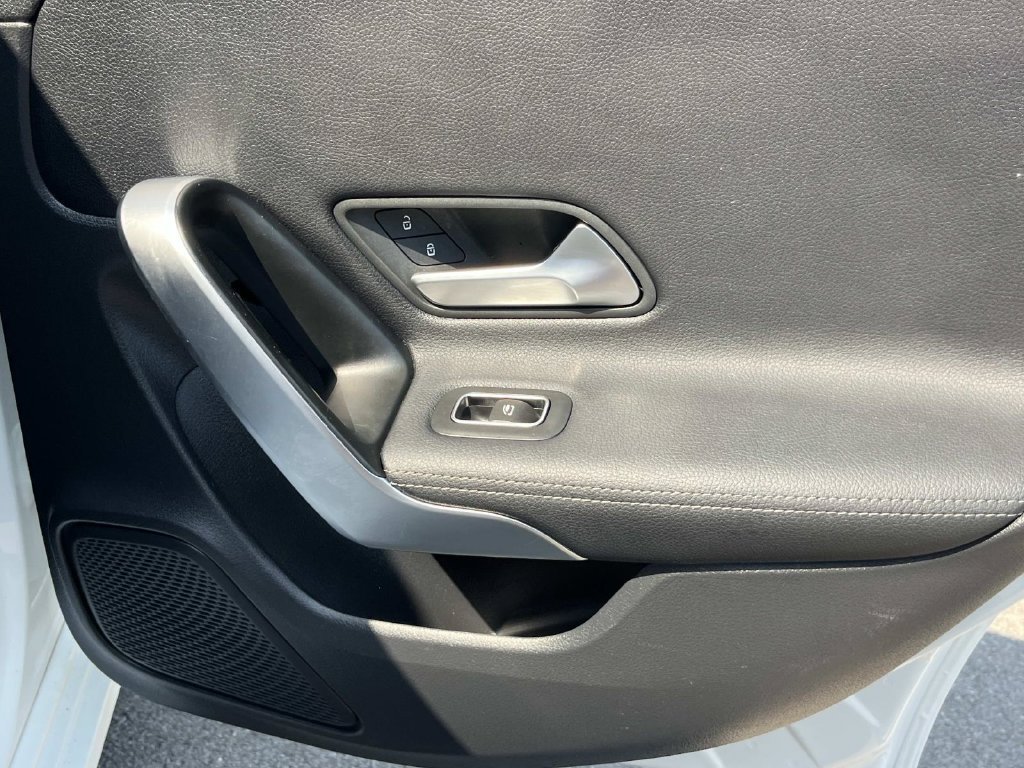 Used 2023 Mercedes-Benz CLA 250 image 26
