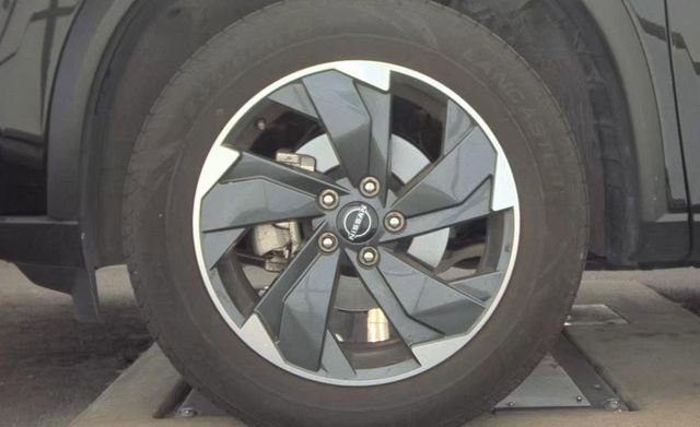 Used 2024 Nissan Rogue SV FWD image 11