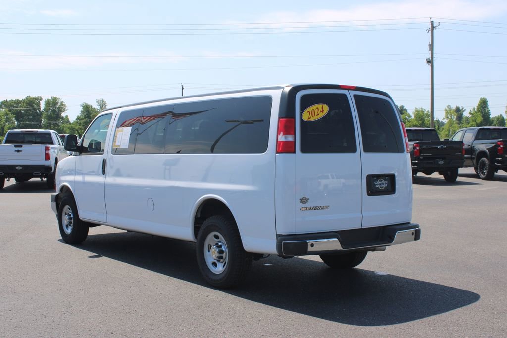 Used 2024 Chevrolet Express 3500 LT w/ LT Preferred Equipment Group RWD image 46