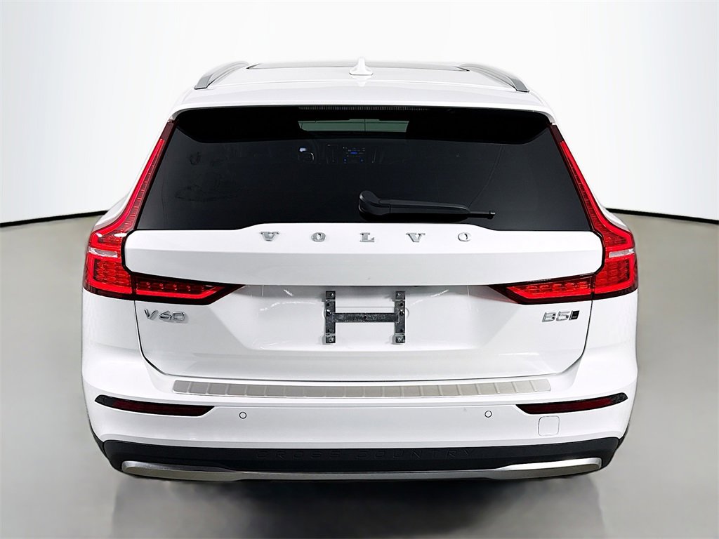 Used 2024 Volvo V60 B5 Cross Country Plus w/ Protection Package Premier image 10