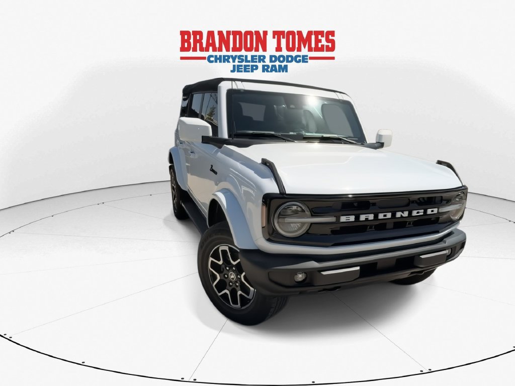 Used 2024 Ford Bronco Outer Banks AWD/4WD image 2