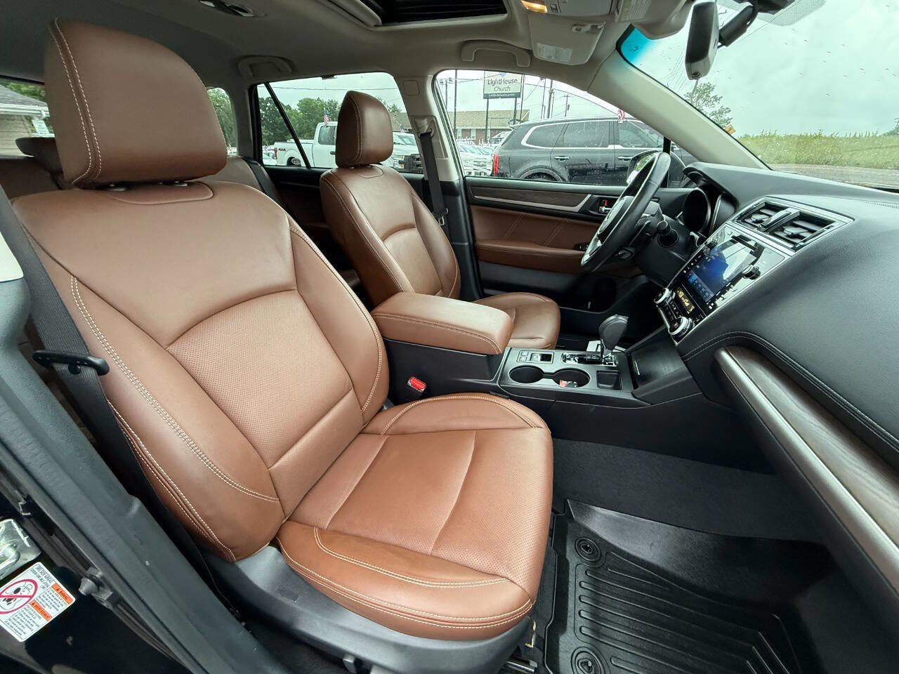 Used 2019 Subaru Outback 3.6R Touring image 10