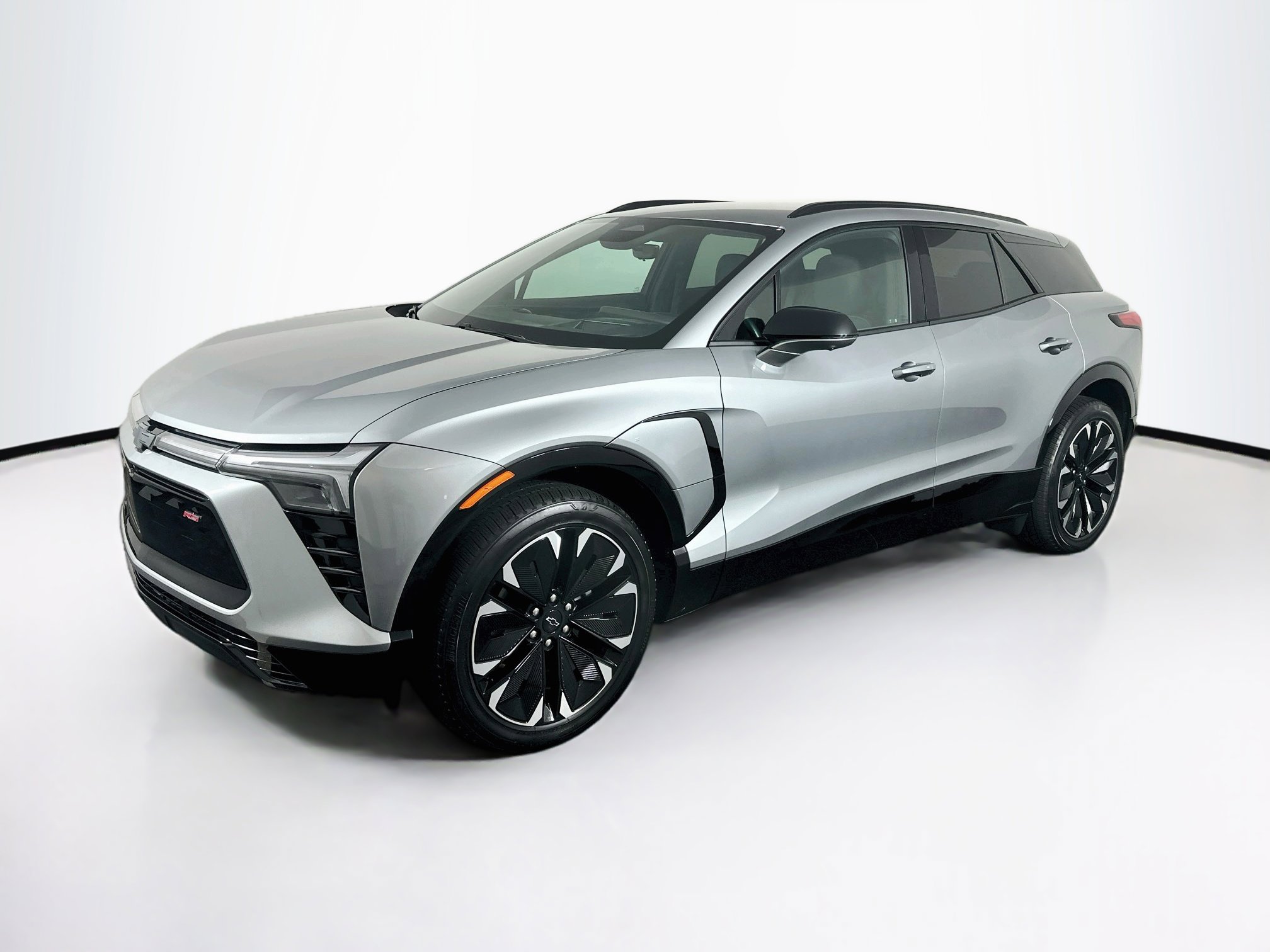Used 2024 Chevrolet Blazer EV RS RWD image 3