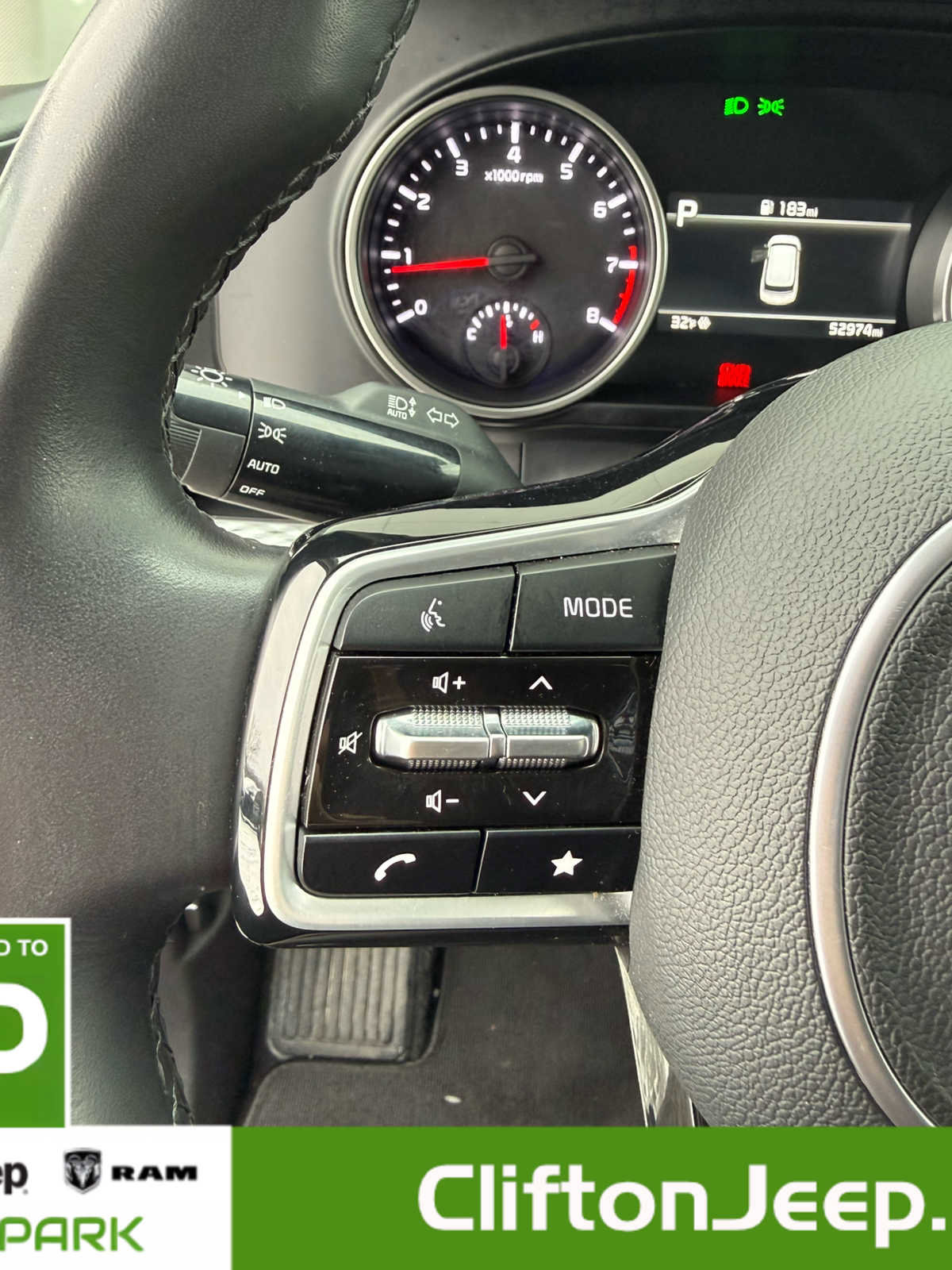 Used 2024 Kia Carnival LX image 14