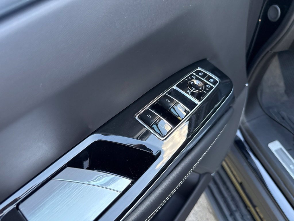 Used 2026 Cadillac Escalade Platinum Sport w/ LPO, Floor Liner Package AWD/4WD image 24