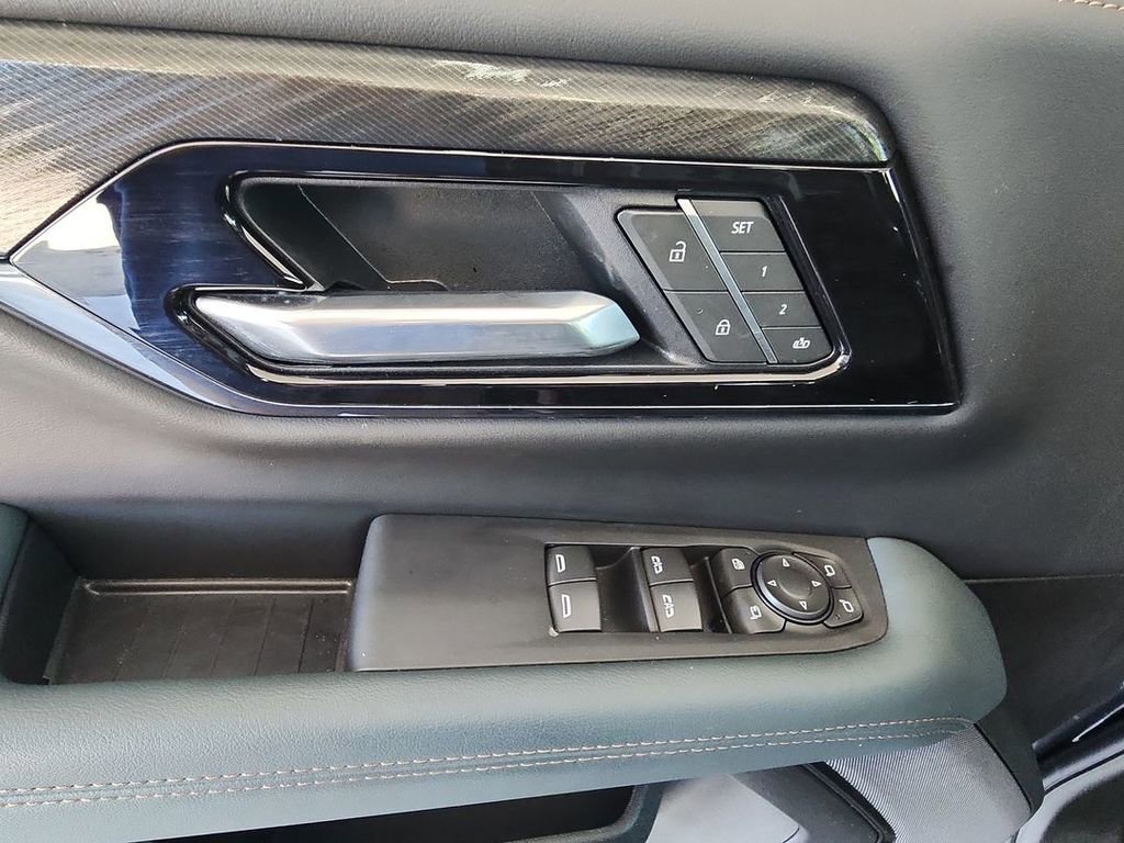 Certified 2025 GMC Yukon XL AT4 w/ AT4 Premium Plus Package image 23