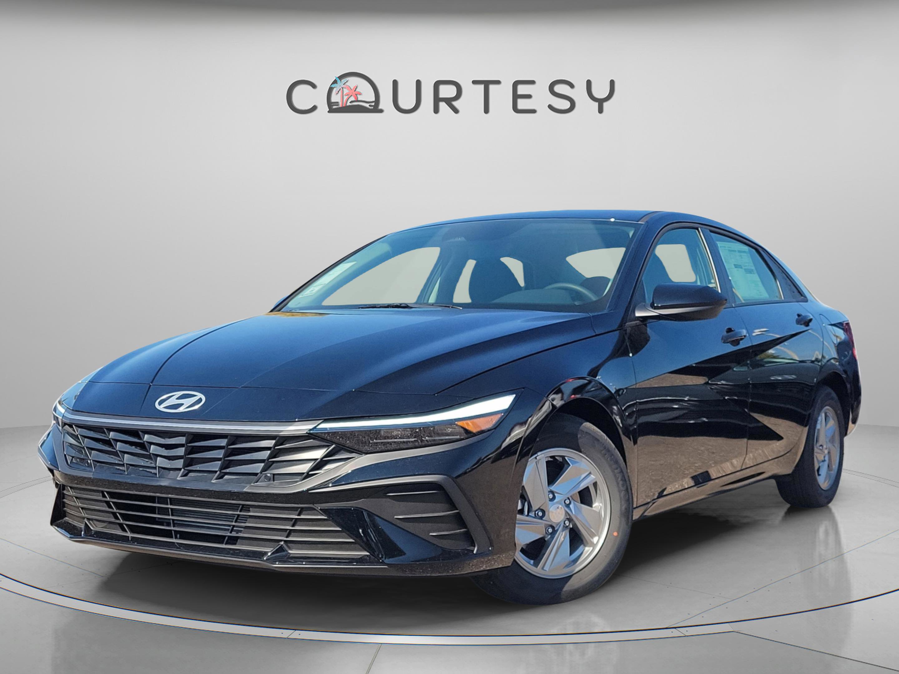 New 2026 Hyundai Elantra SE image 3