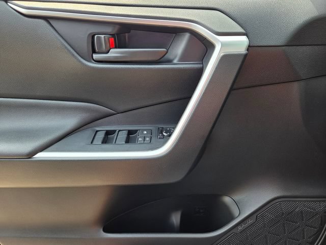 Used 2021 Toyota RAV4 SE w/ Weather & Moonroof Package AWD/4WD image 33