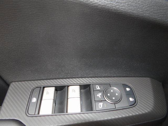 New 2025 Mitsubishi Outlander SE image 19