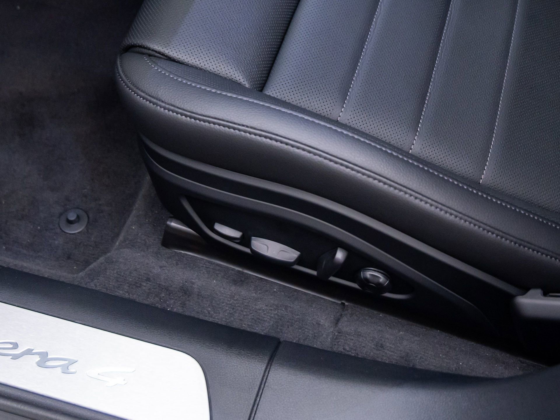 New 2026 Porsche Panamera 4 image 17