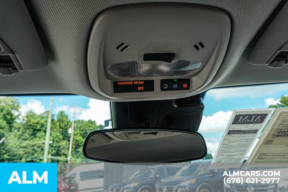 Used 2025 Chevrolet Trax LT FWD image 32