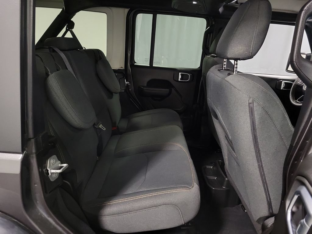 Used 2024 Jeep Wrangler Unlimited AWD/4WD image 25