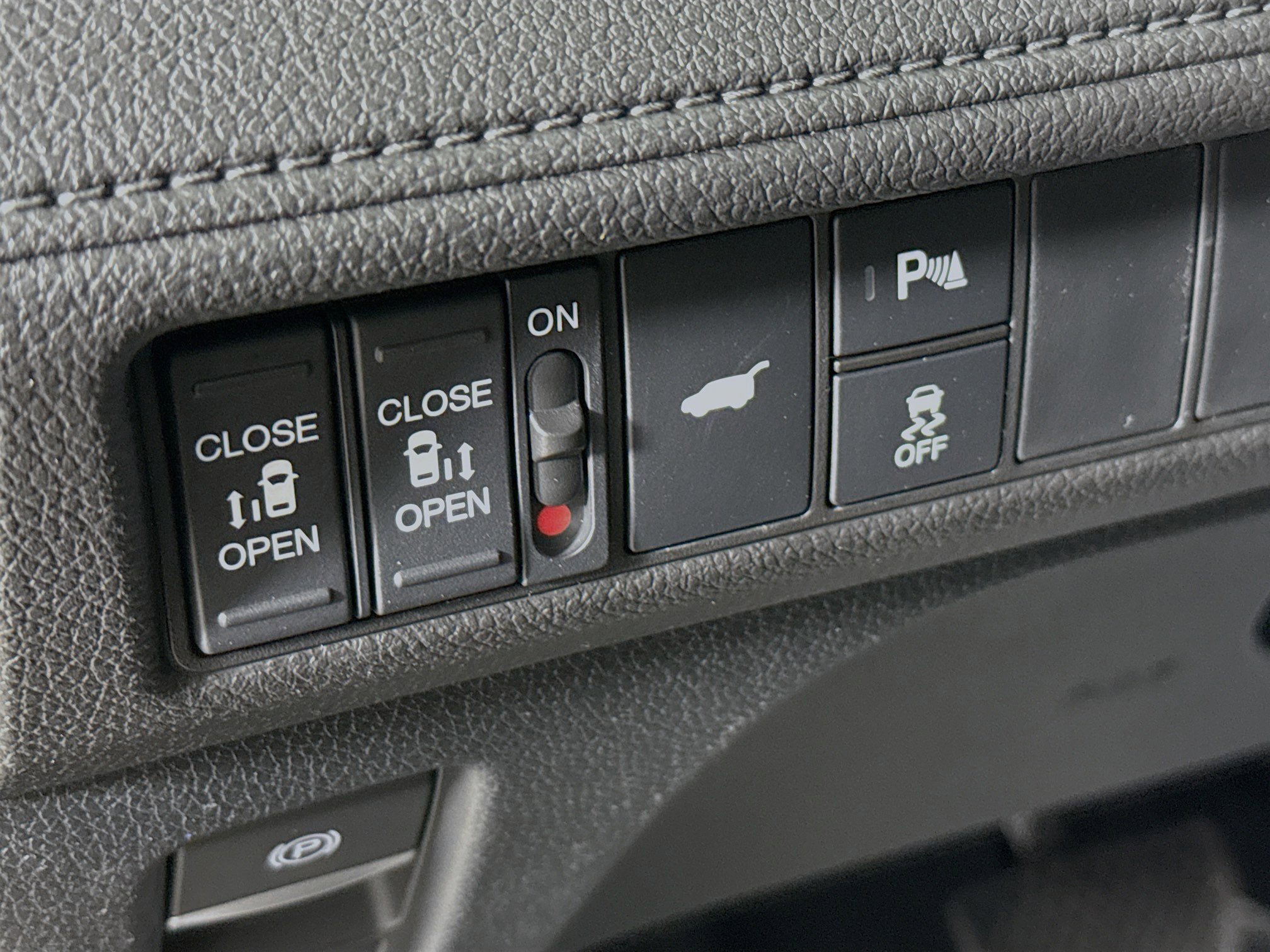 New 2026 Honda Odyssey Touring image 9