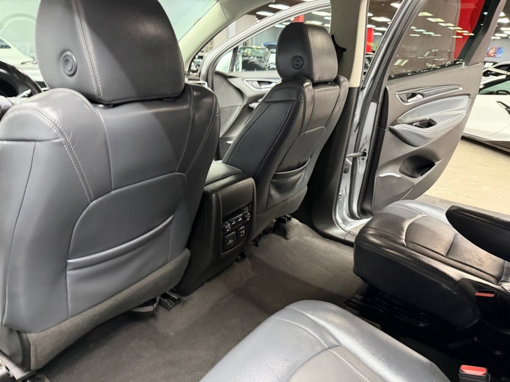 Used 2018 Buick Enclave Essence FWD image 38