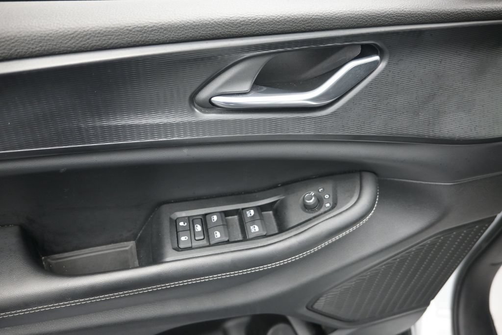 Used 2024 Jeep Grand Cherokee Altitude AWD/4WD image 10