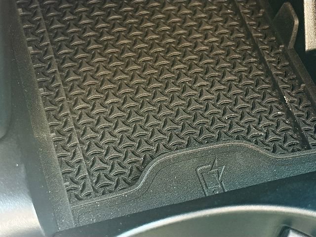 Used 2023 Mercedes-Benz E 450 Cabriolet w/ AMG Line image 30